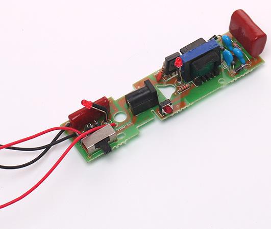 滅蚊拍上輕觸開關(guān)和撥動(dòng)開關(guān)的應(yīng)用